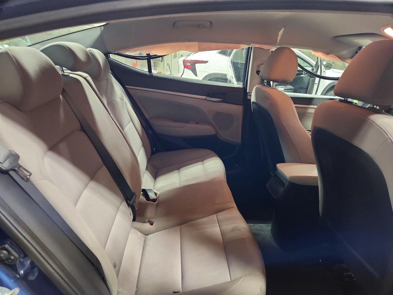 2017 HYUNDAI ELANTRA SE photo 28