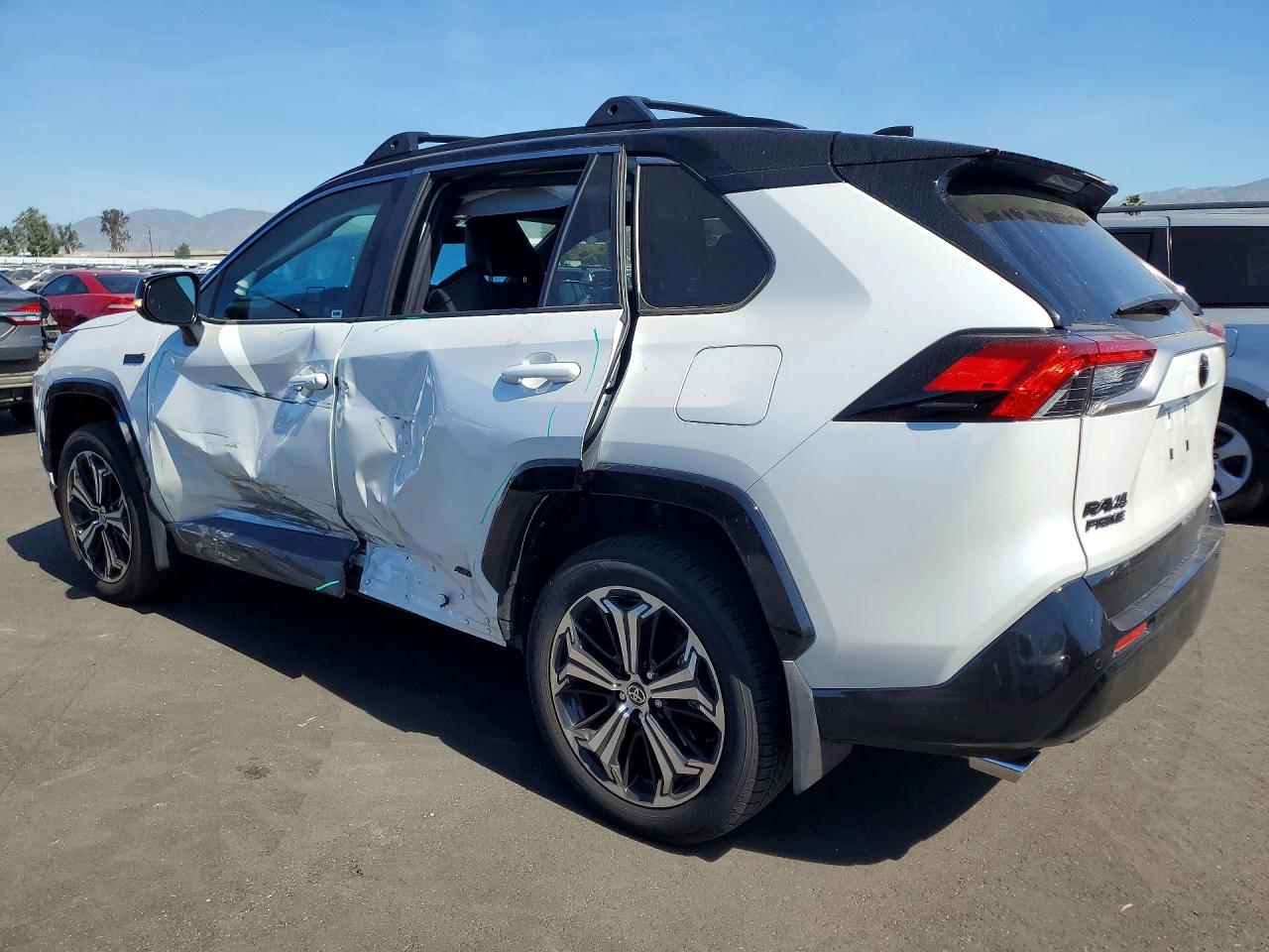 2024 TOYOTA RAV4 PRIME XSE photo 4