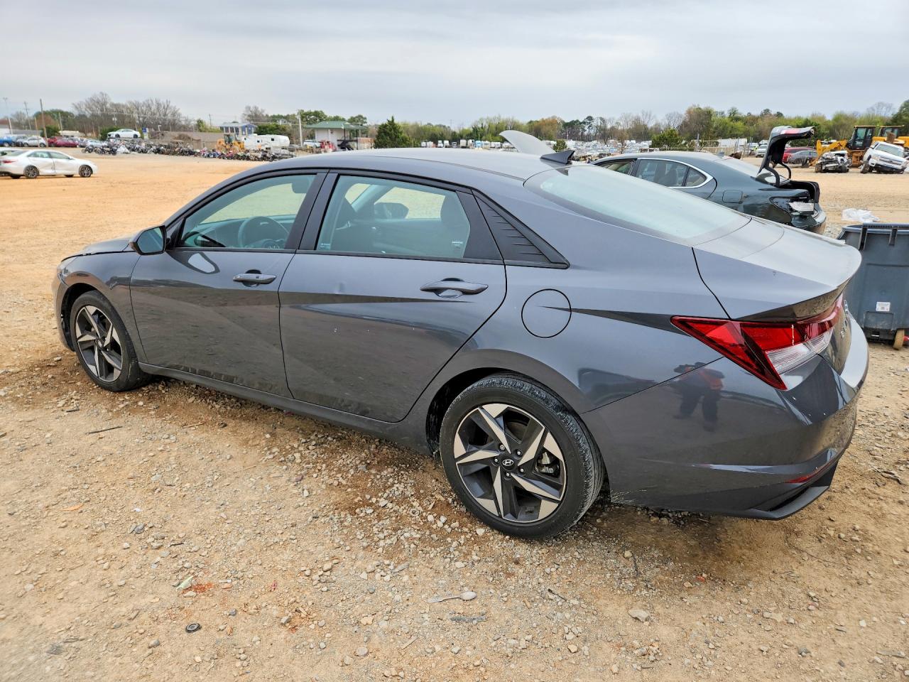 2023 HYUNDAI ELANTRA SEL photo 3