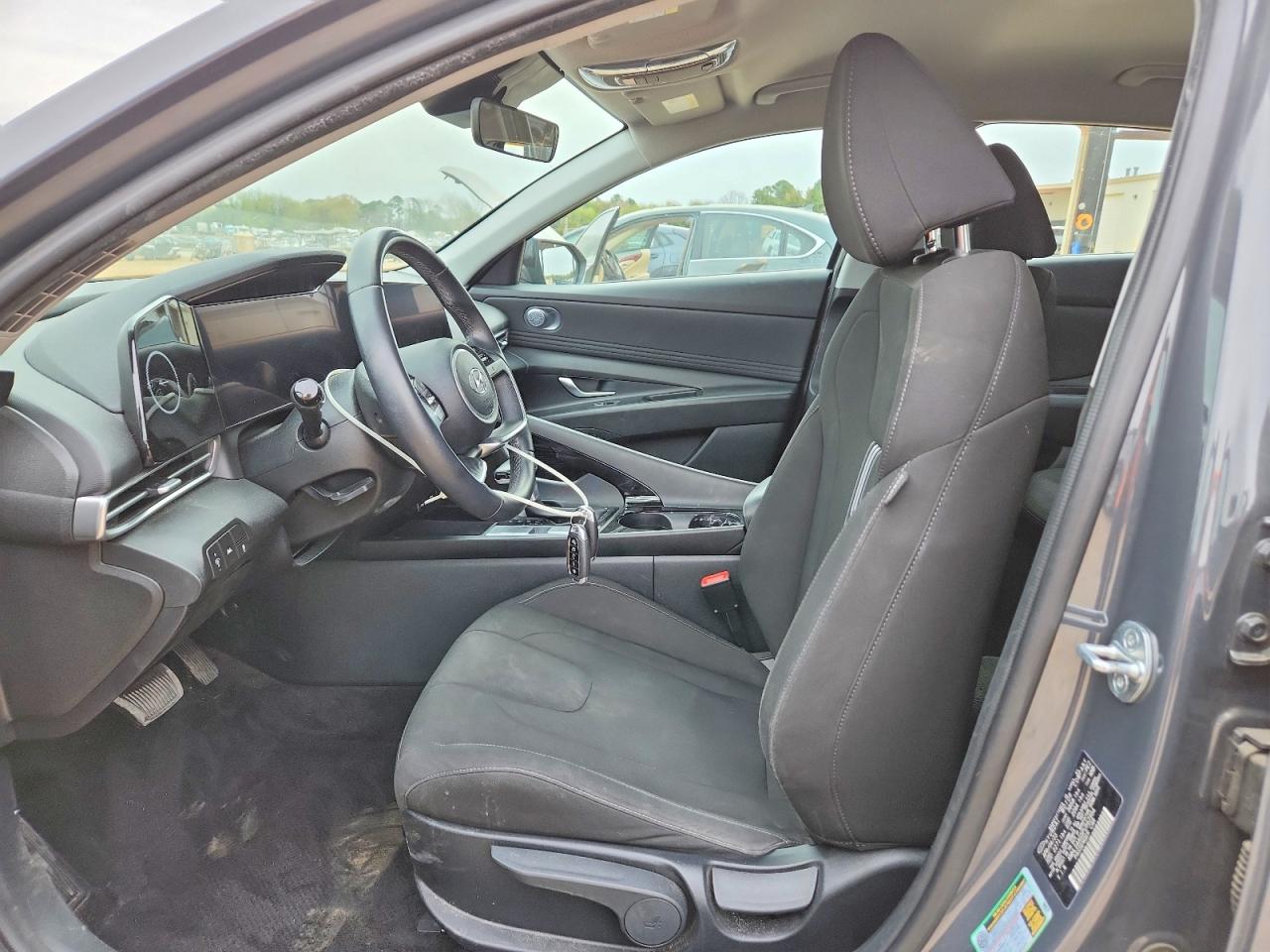 2023 HYUNDAI ELANTRA SEL photo 13