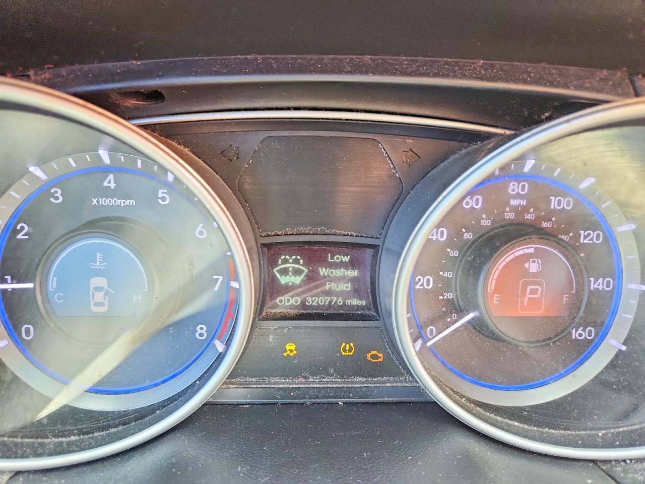 2011 HYUNDAI SONATA SE photo 17
