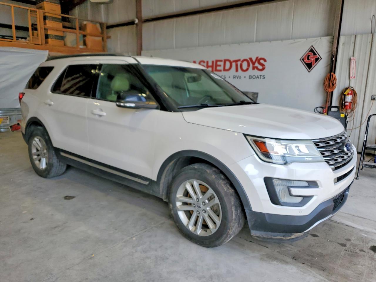 2017 FORD EXPLORER XLT photo 7