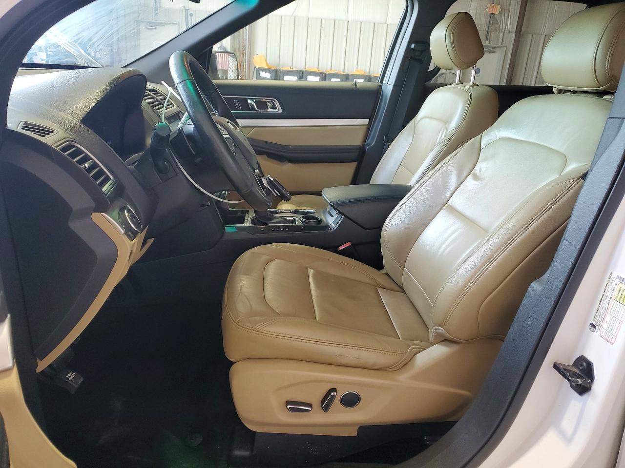 2017 FORD EXPLORER XLT photo 13