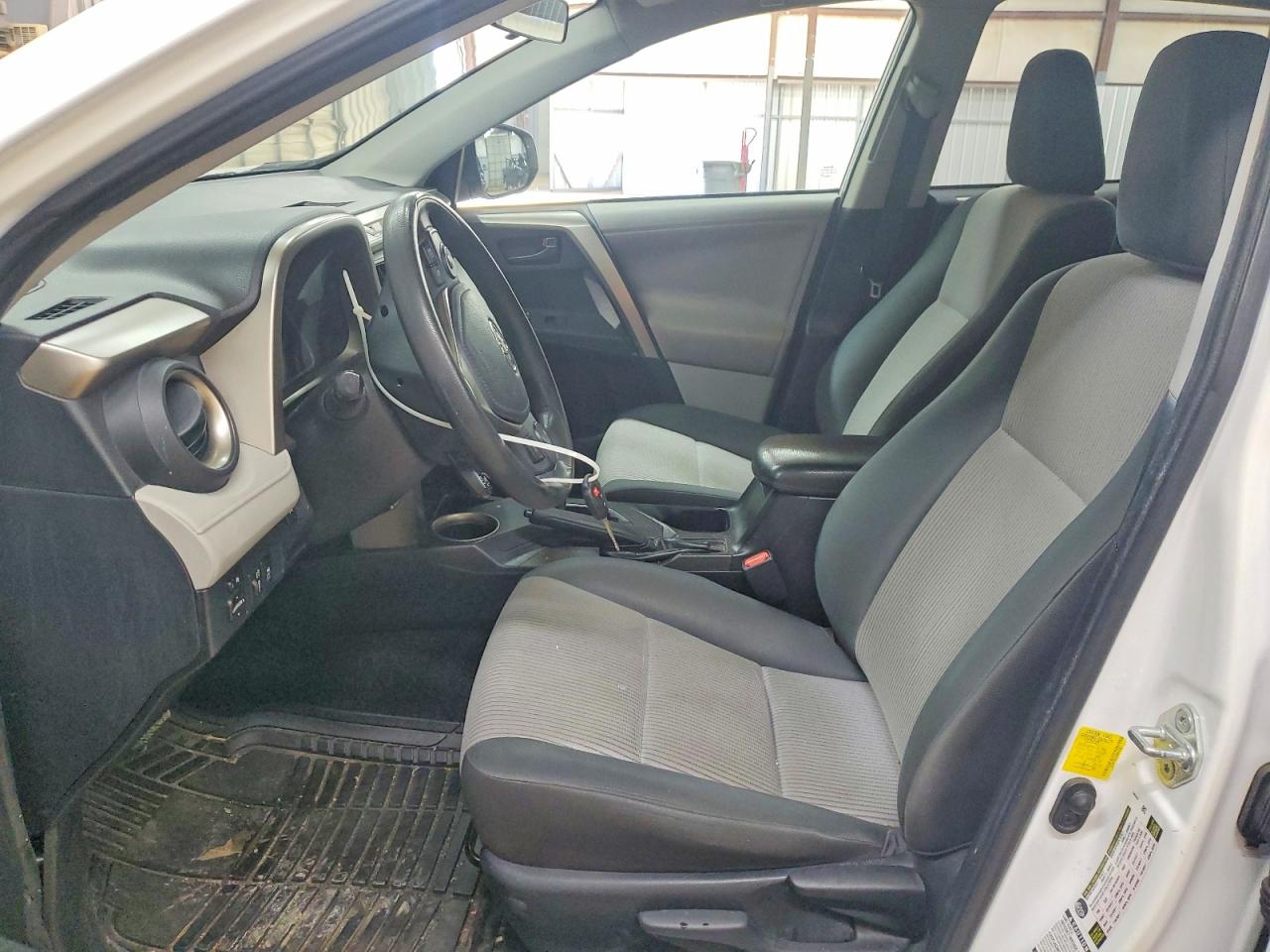 2013 TOYOTA RAV4 LE photo 13
