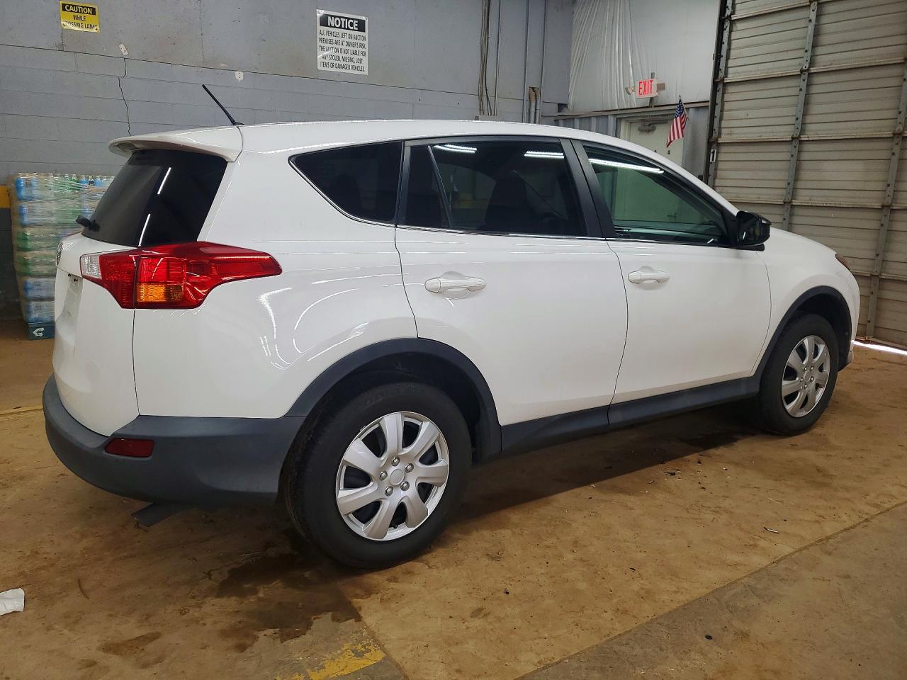 2013 TOYOTA RAV4 LE photo 5