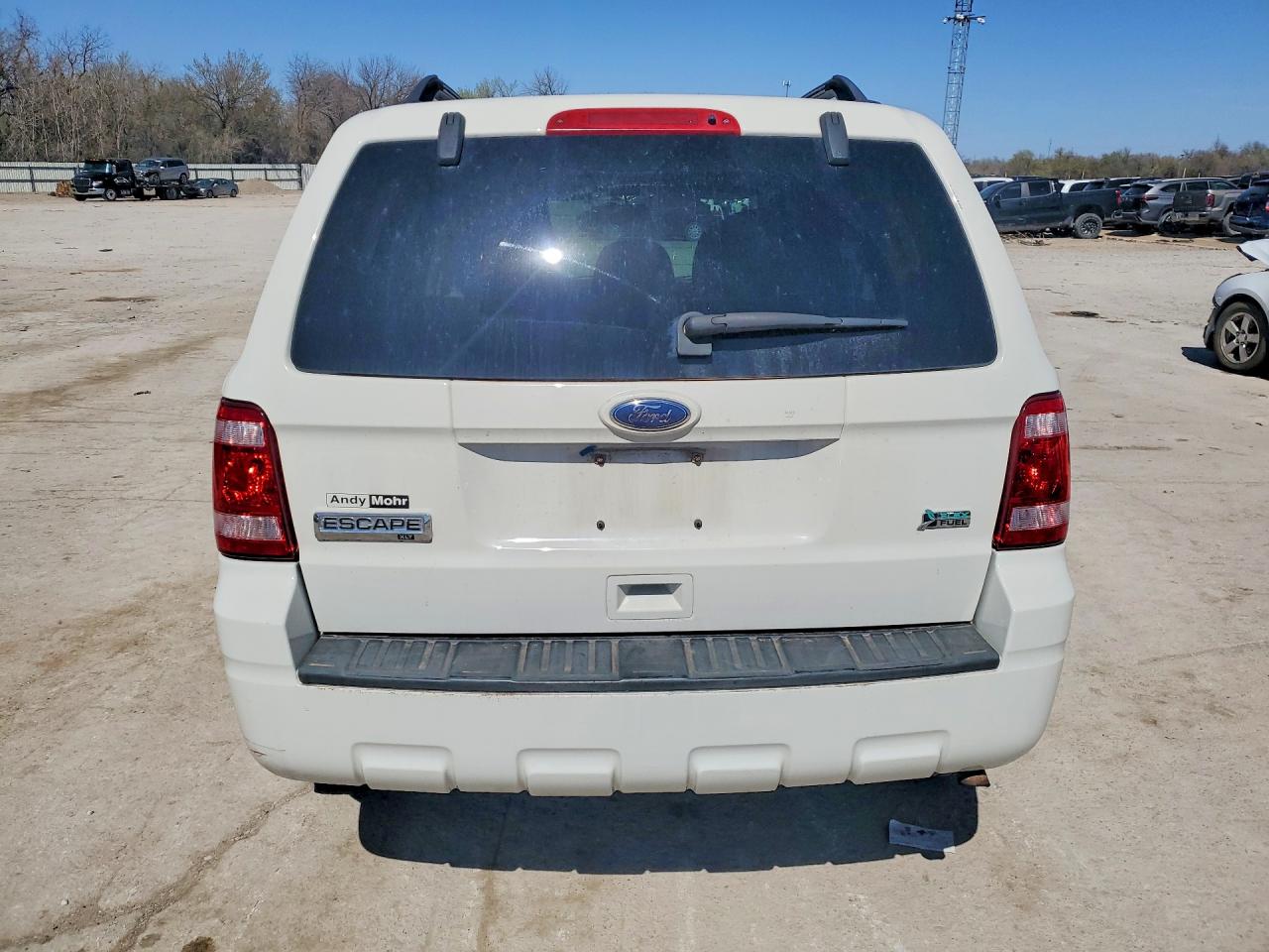 2011 FORD ESCAPE XLT photo 6