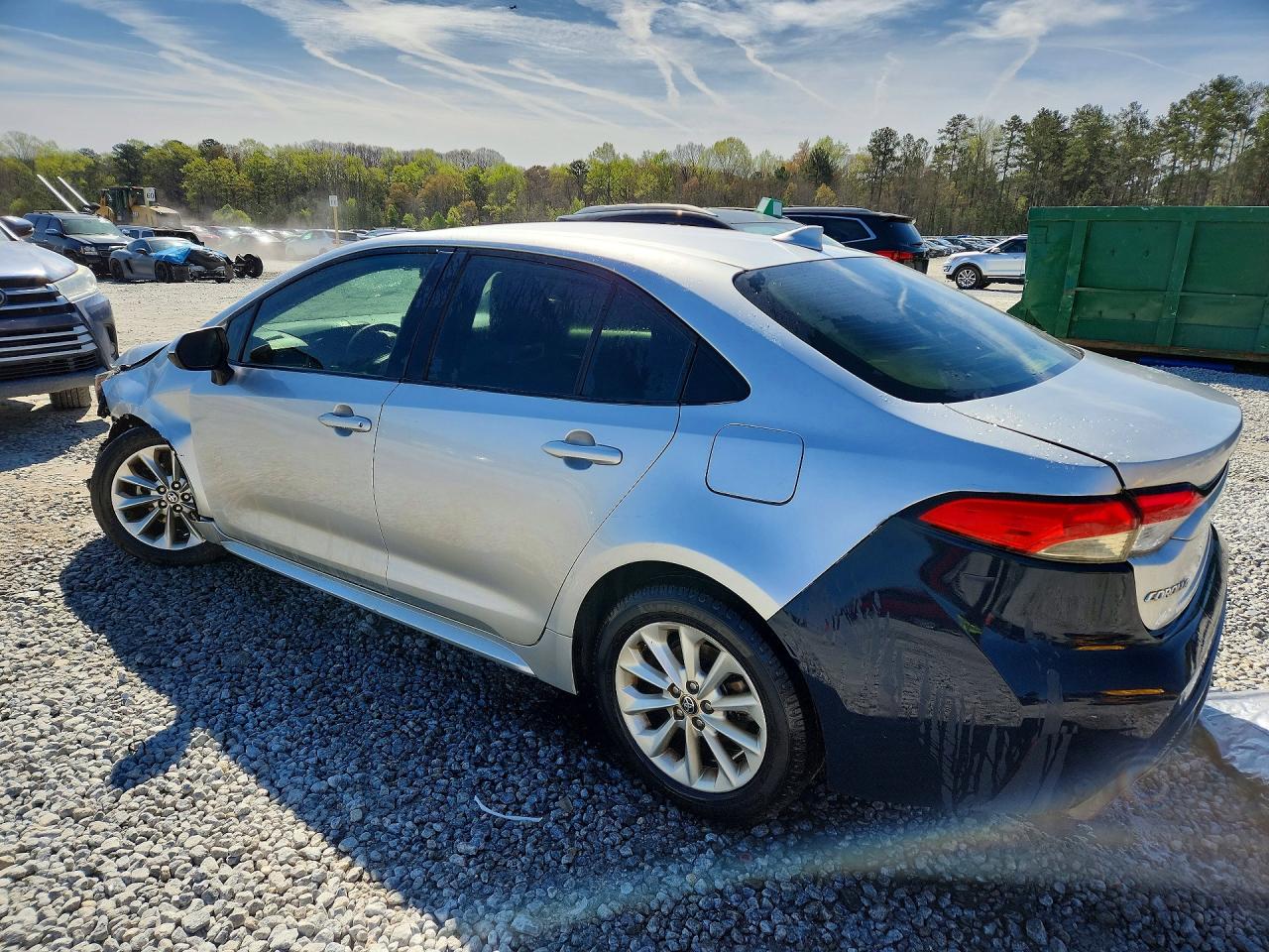 2021 TOYOTA COROLLA LE photo 3