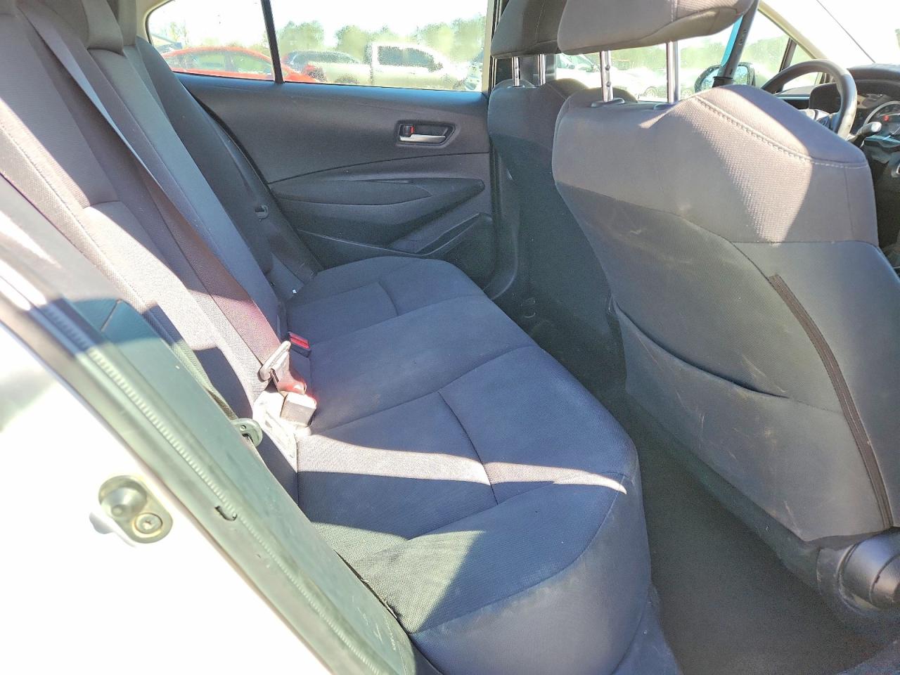 2021 TOYOTA COROLLA LE photo 19