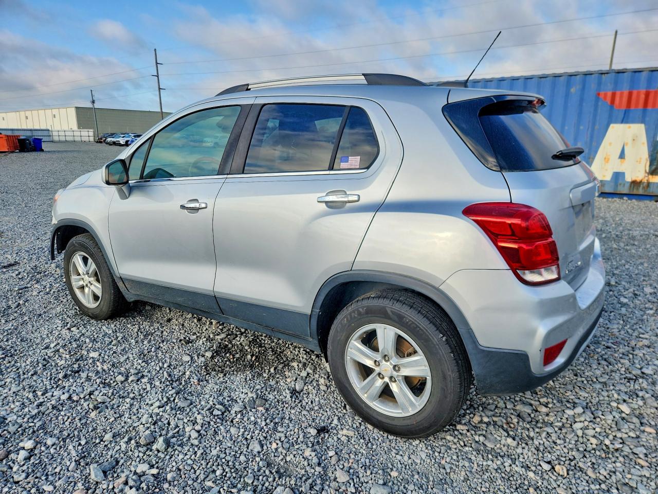 2019 CHEVROLET TRAX 1LT photo 2