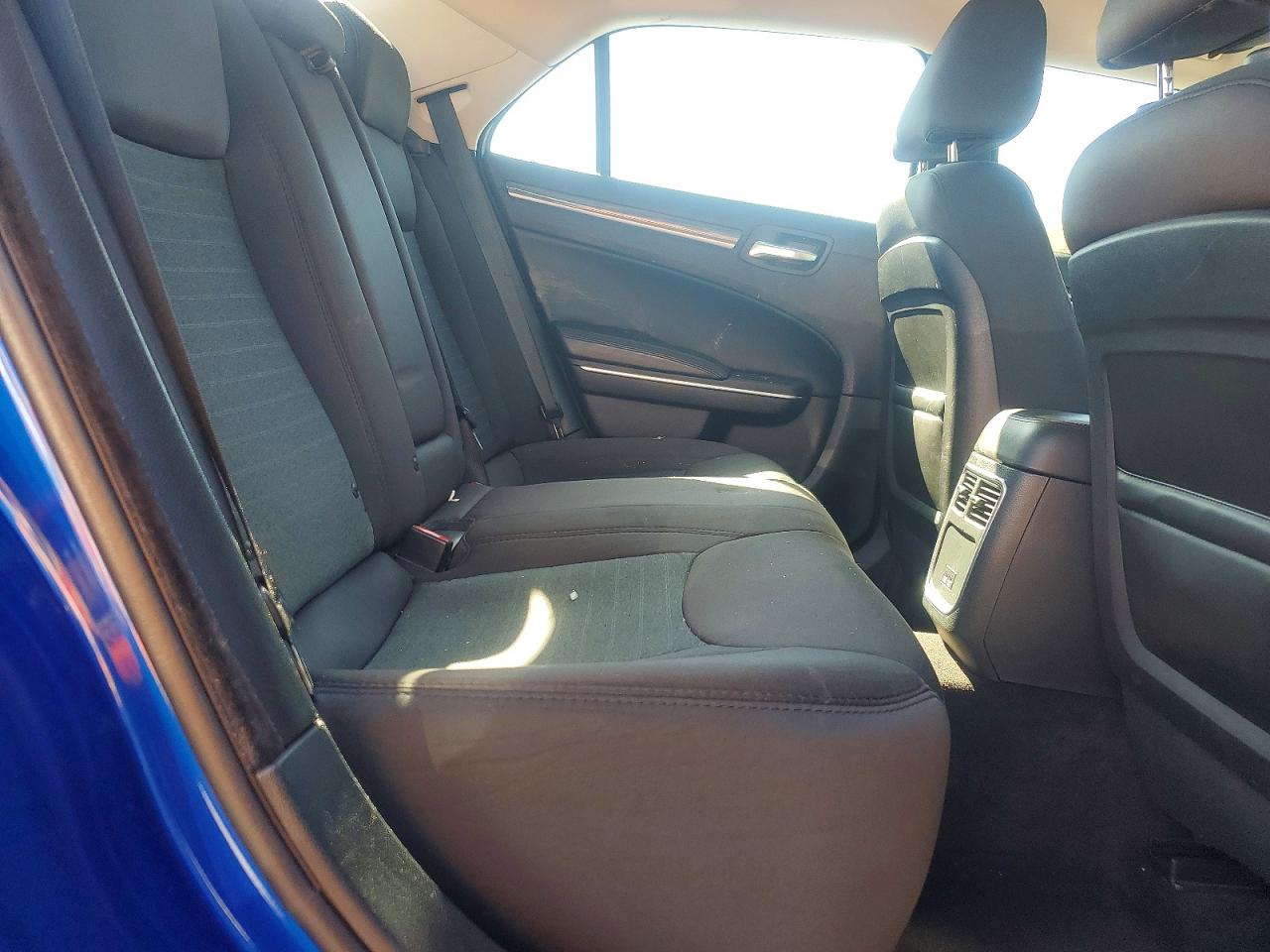 2018 CHRYSLER 300 TOURING photo 28