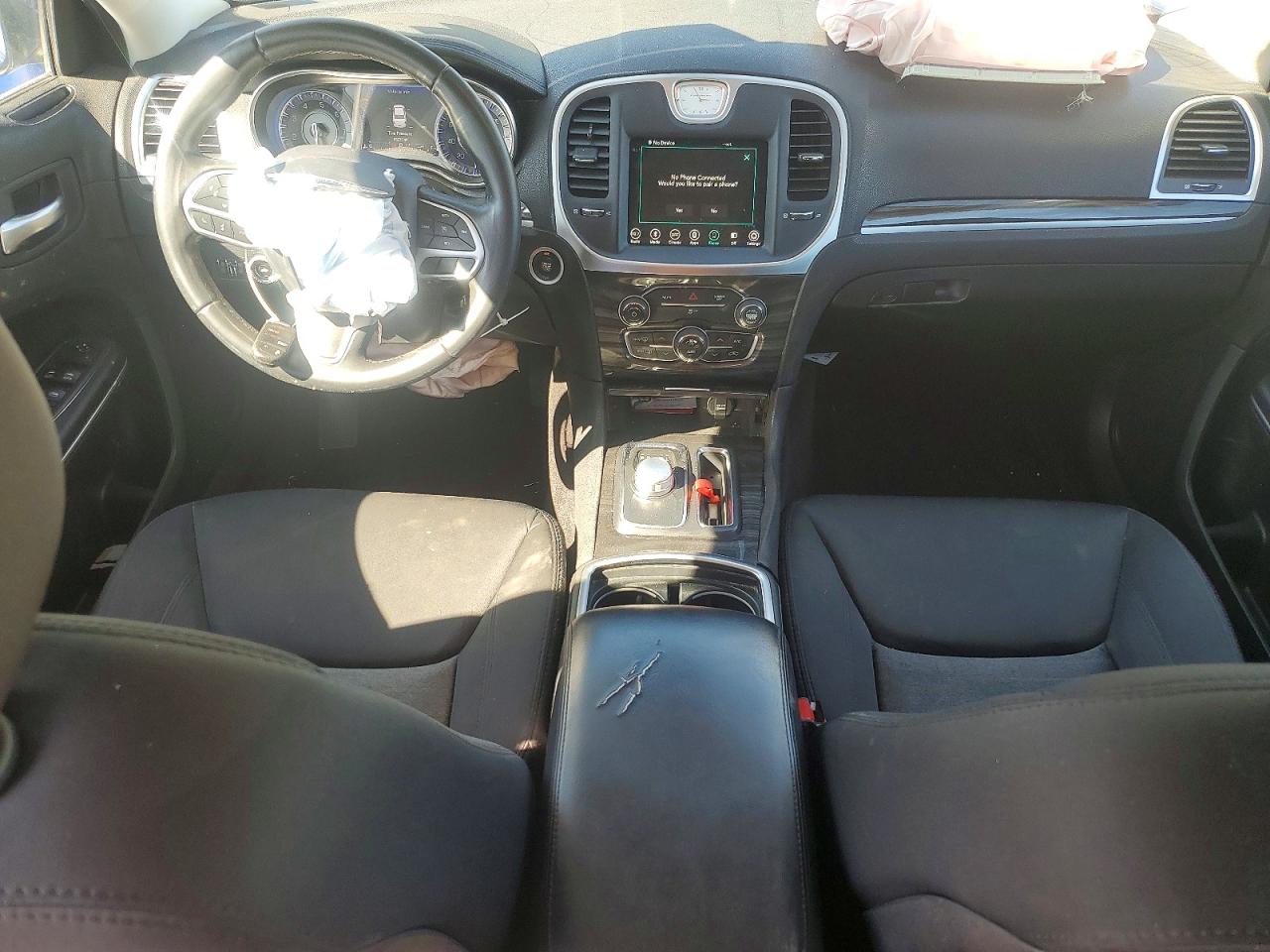 2018 CHRYSLER 300 TOURING photo 22