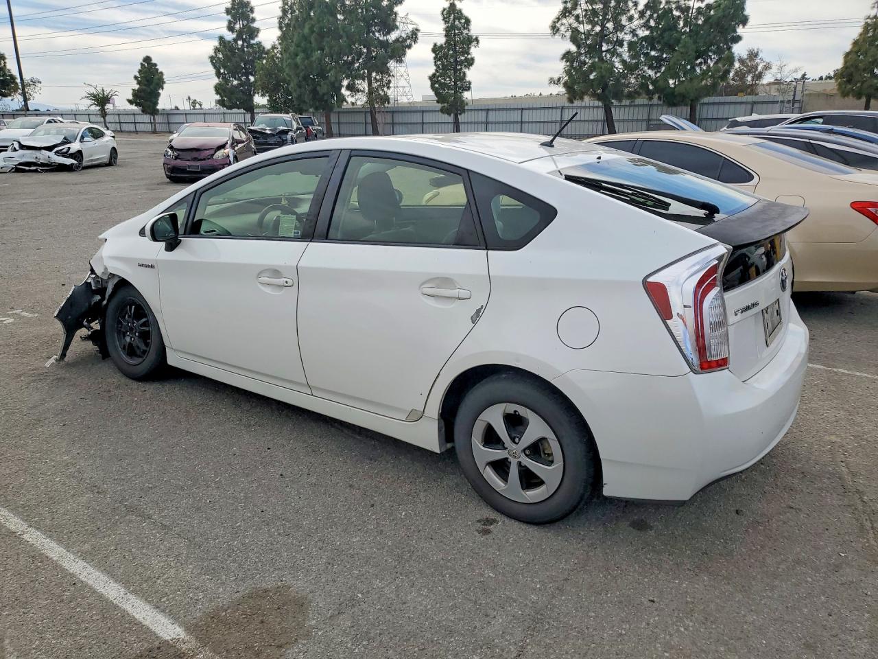 2013 TOYOTA PRIUS TWO photo 3