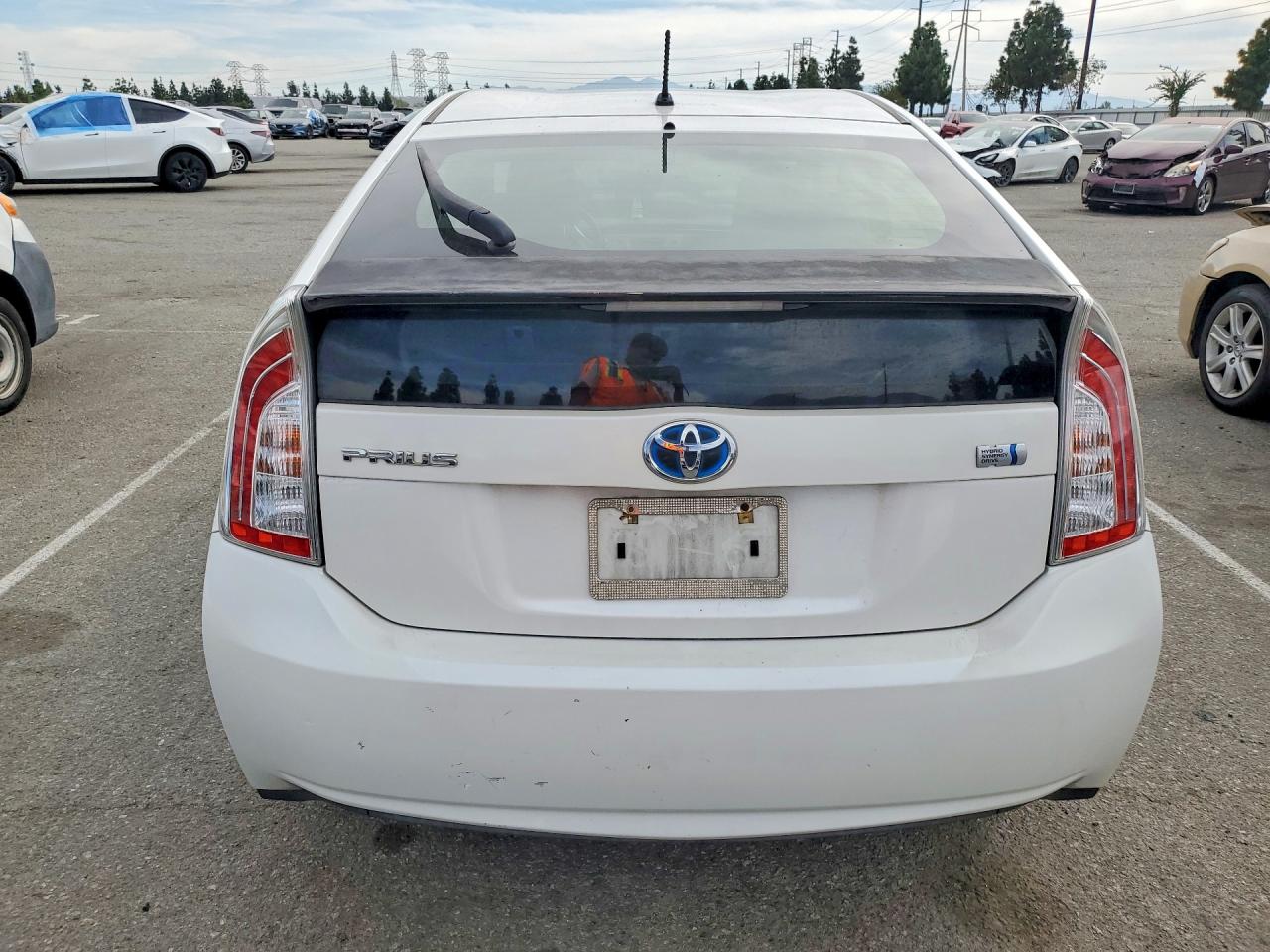 2013 TOYOTA PRIUS TWO photo 11