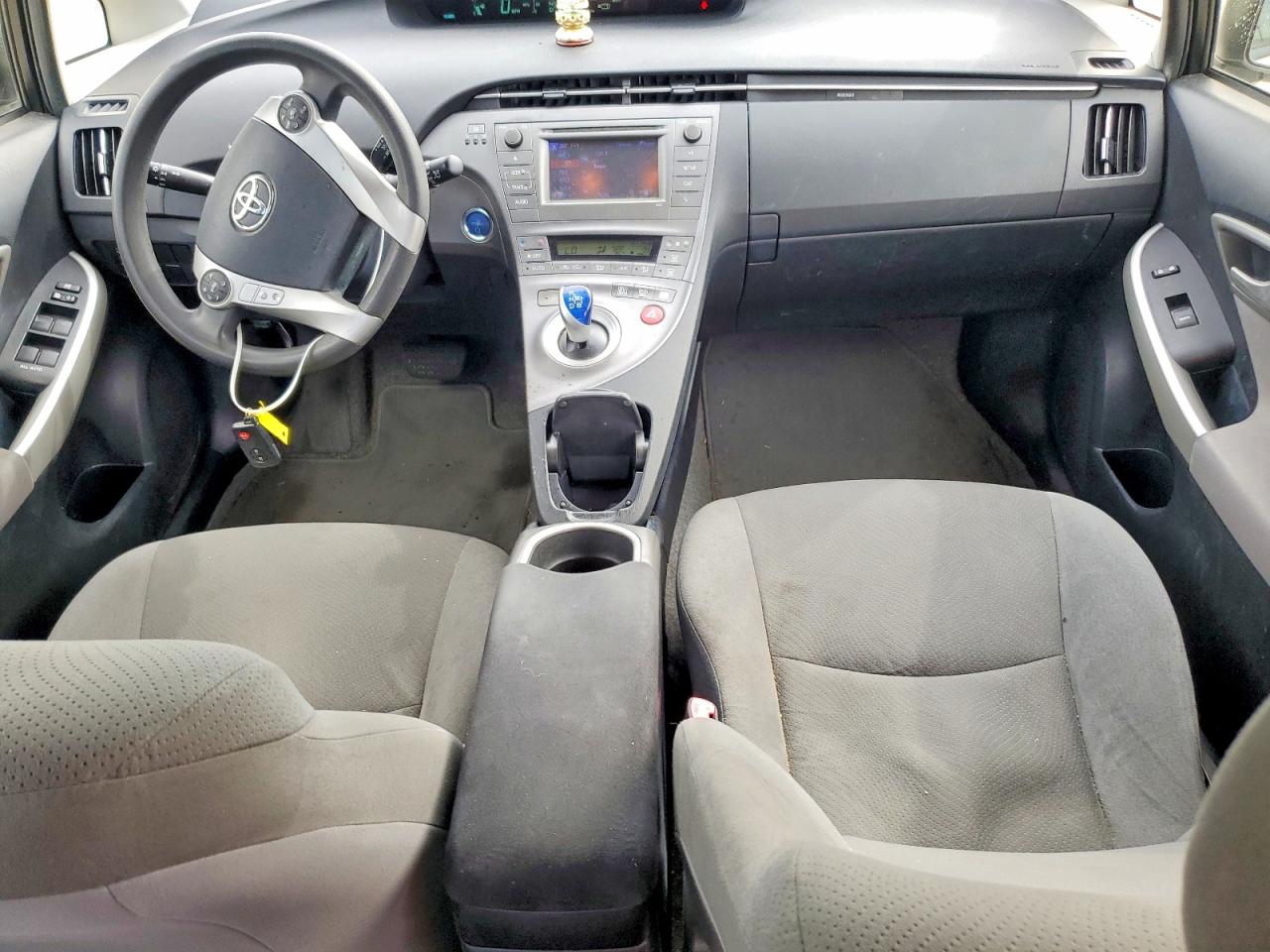 2013 TOYOTA PRIUS TWO photo 15