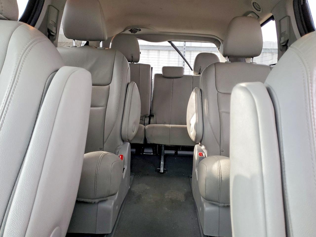 2020 TOYOTA SIENNA XLE PREMIUM 7-PASSENGER photo 19