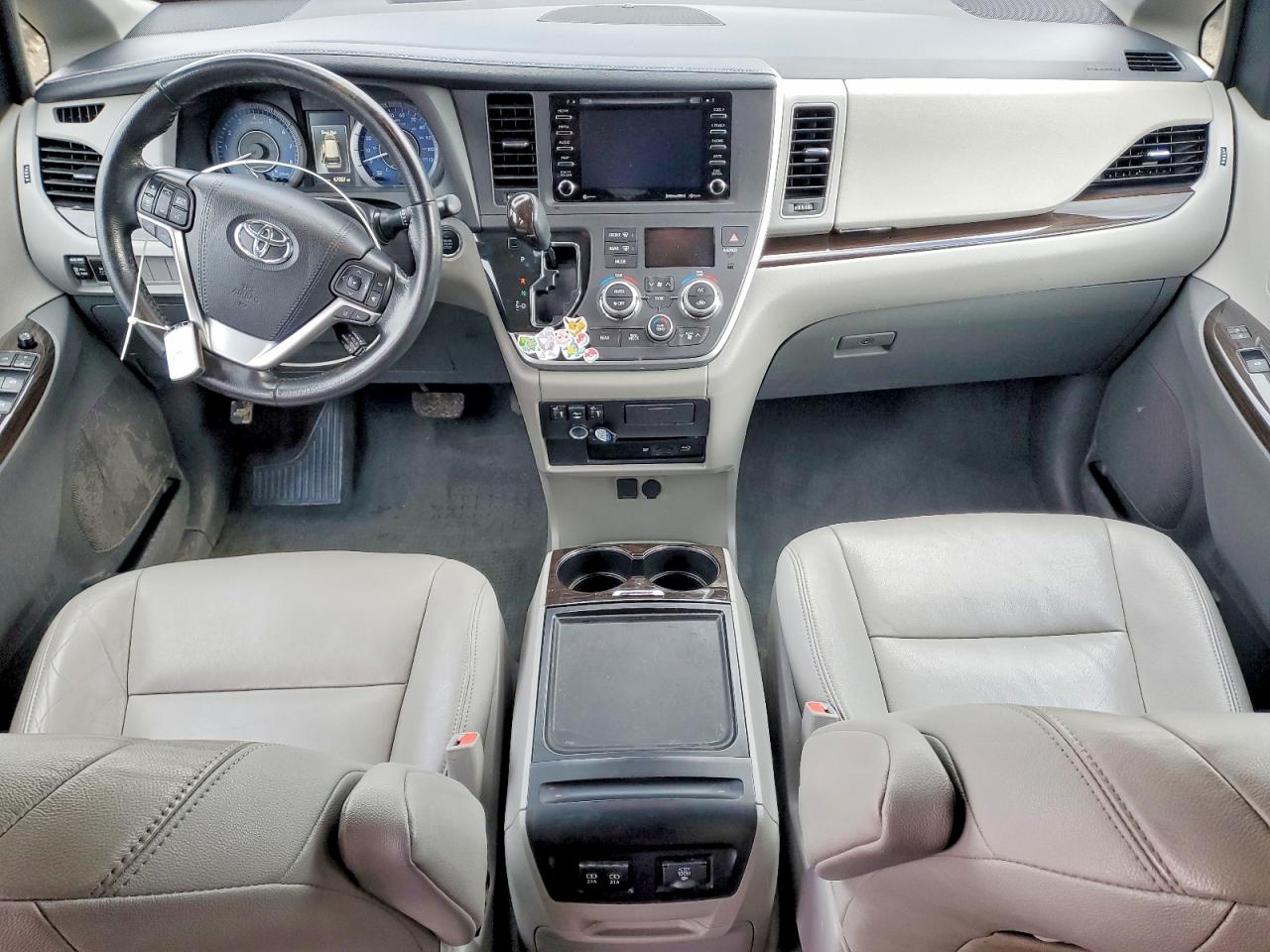 2020 TOYOTA SIENNA XLE PREMIUM 7-PASSENGER photo 15