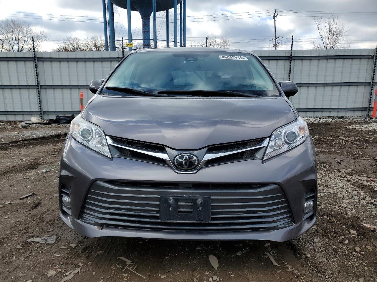 2020 TOYOTA SIENNA XLE PREMIUM 7-PASSENGER photo 9