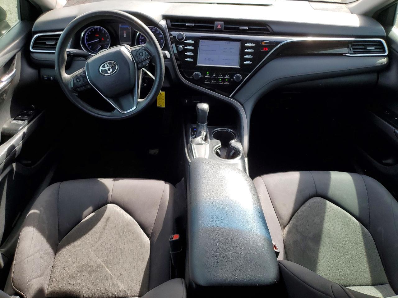 2018 TOYOTA CAMRY LE photo 15