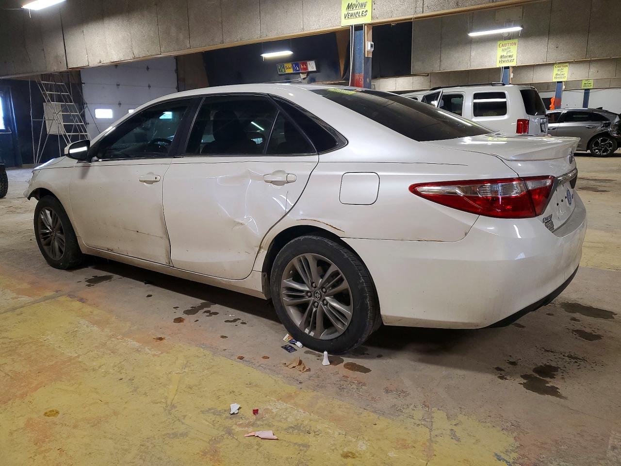 2017 TOYOTA CAMRY SE photo 3