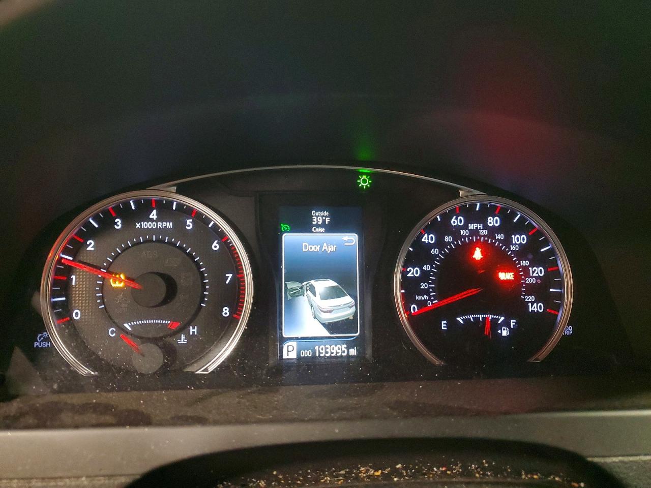 2017 TOYOTA CAMRY SE photo 17
