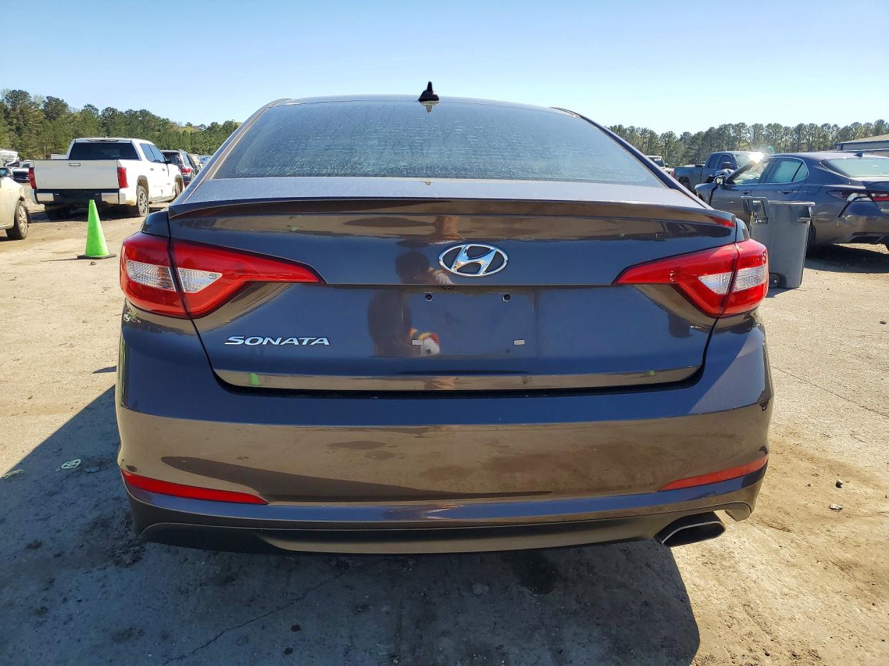 2017 HYUNDAI SONATA SE photo 11