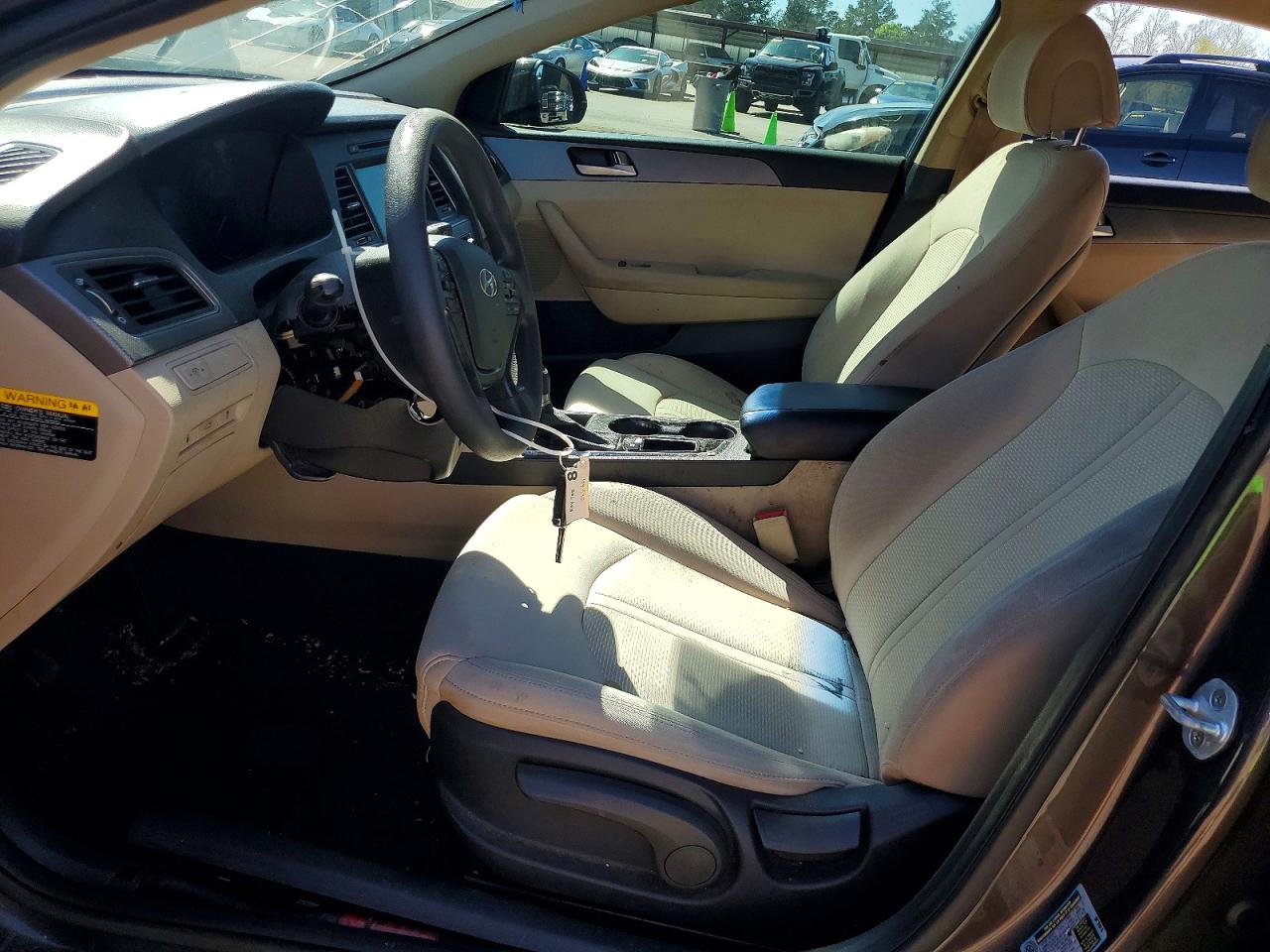 2017 HYUNDAI SONATA SE photo 13