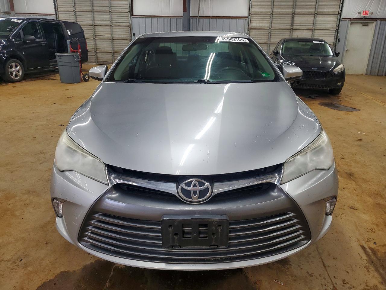 2015 TOYOTA CAMRY LE photo 5