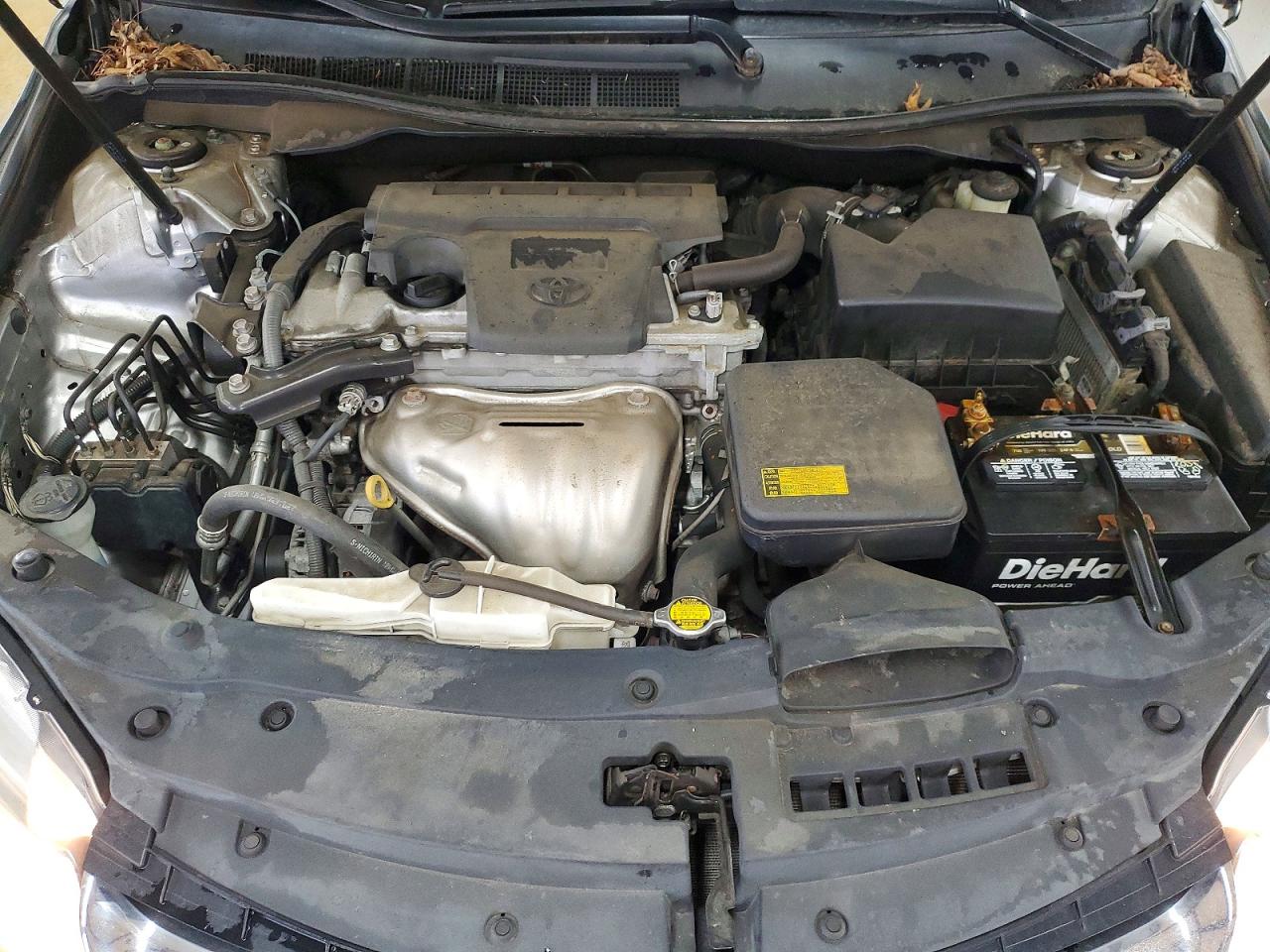 2015 TOYOTA CAMRY LE photo 11