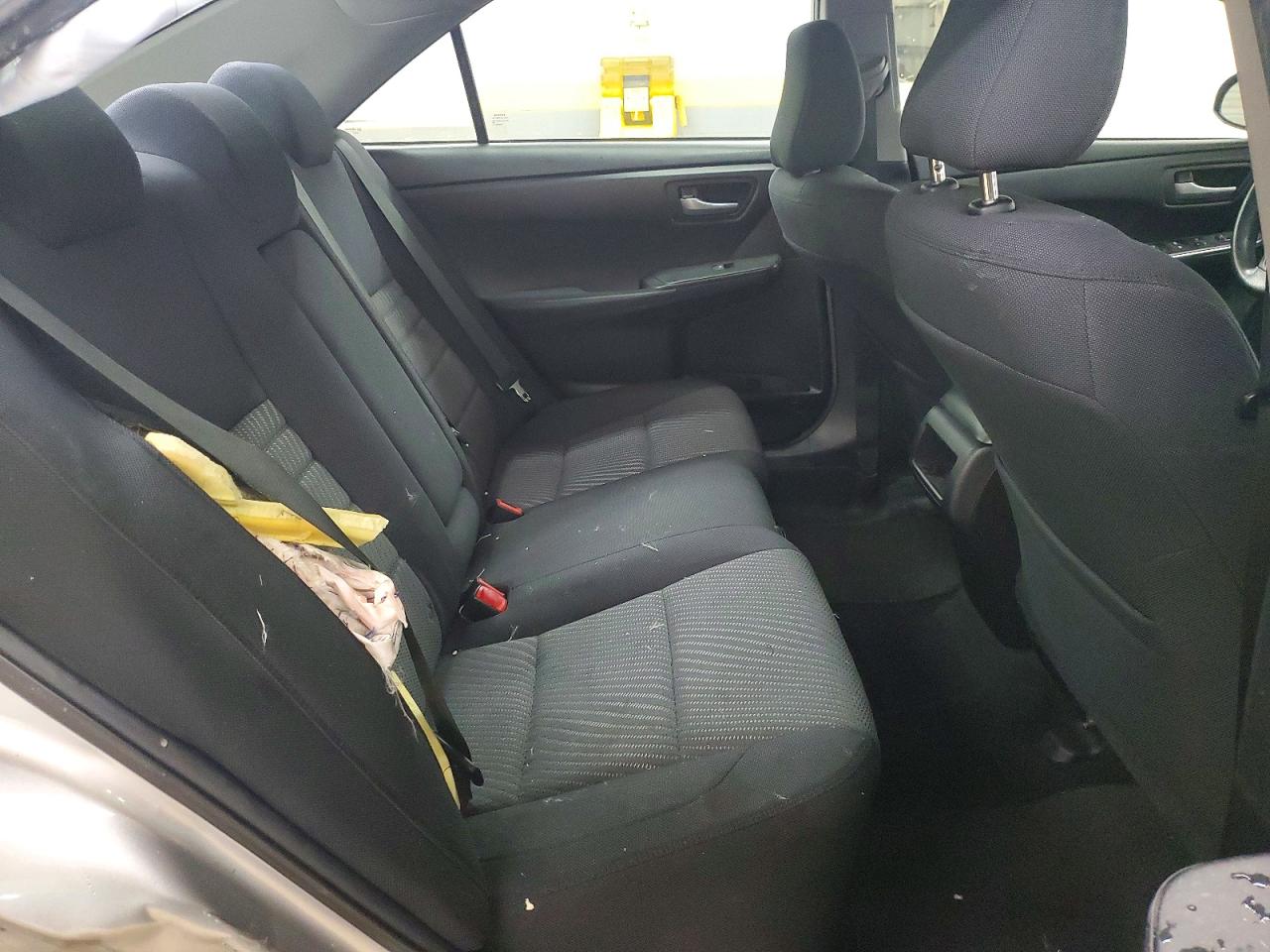 2015 TOYOTA CAMRY LE photo 10