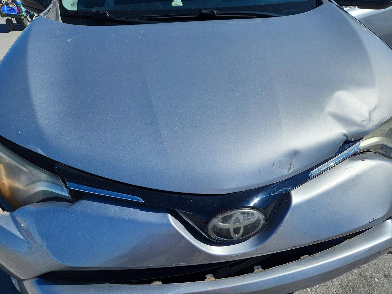 2018 TOYOTA RAV4 LE photo 12