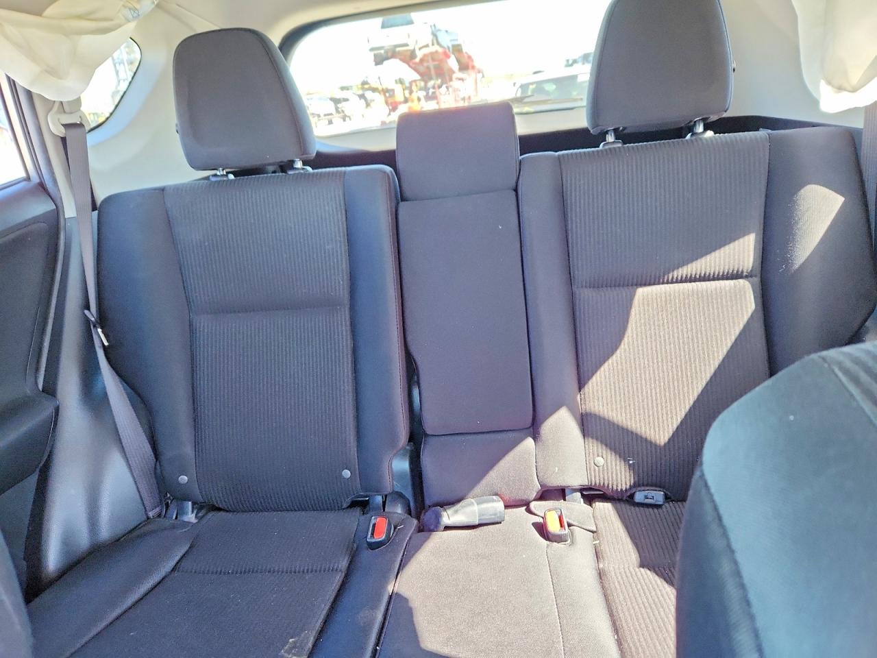 2018 TOYOTA RAV4 LE photo 10