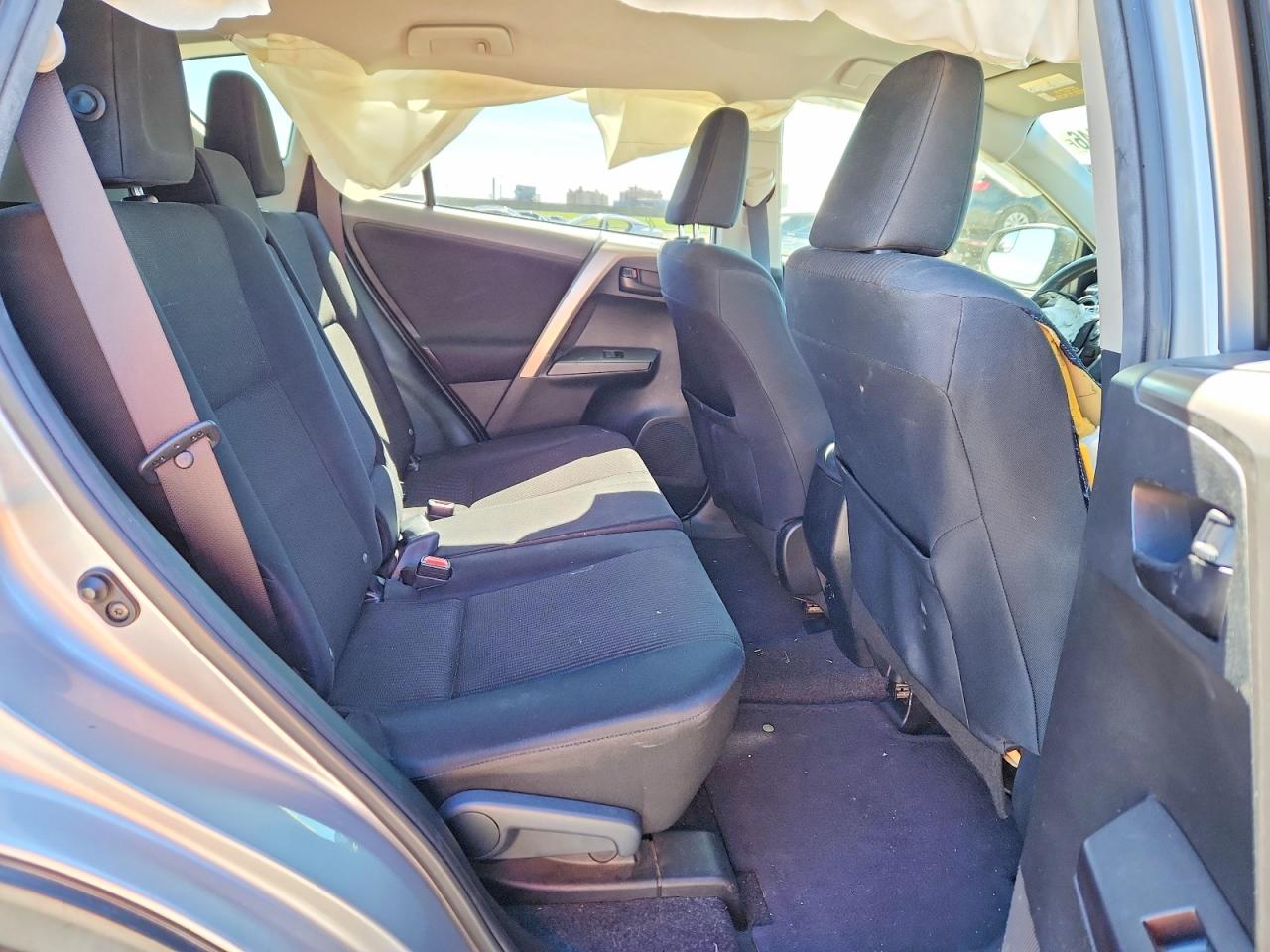 2018 TOYOTA RAV4 LE photo 11