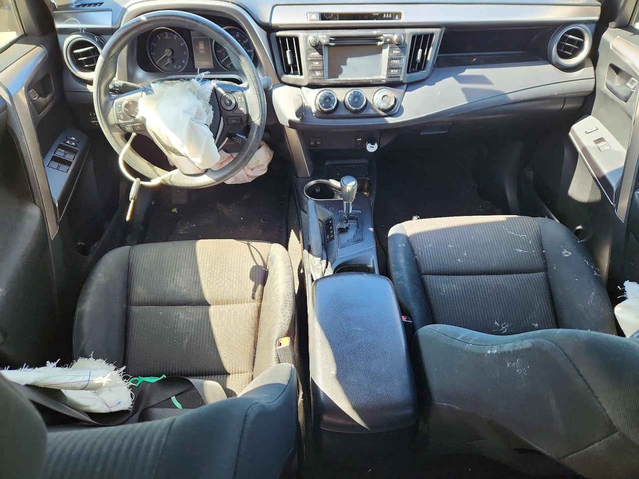 2018 TOYOTA RAV4 LE photo 8