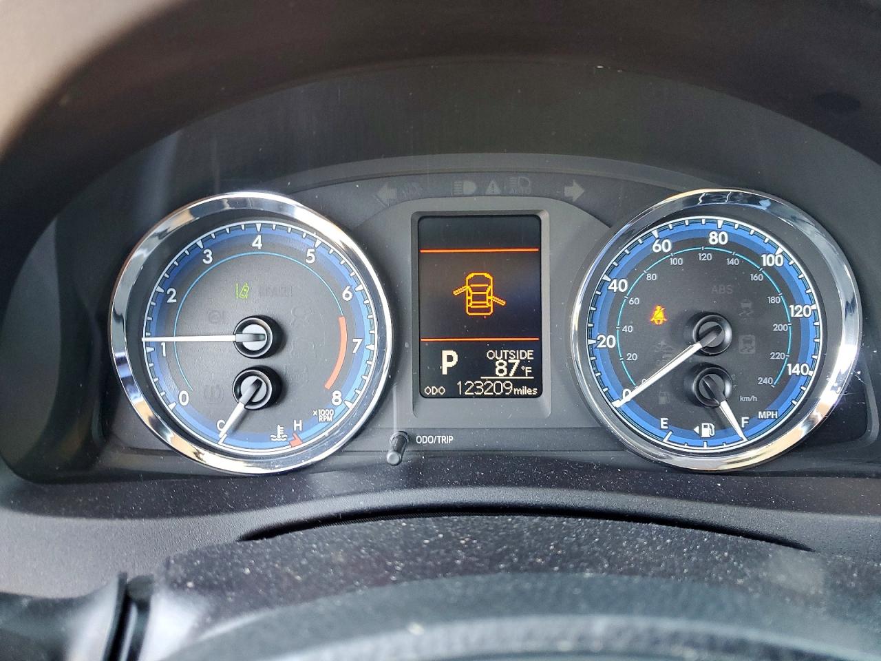 2018 TOYOTA COROLLA LE photo 17