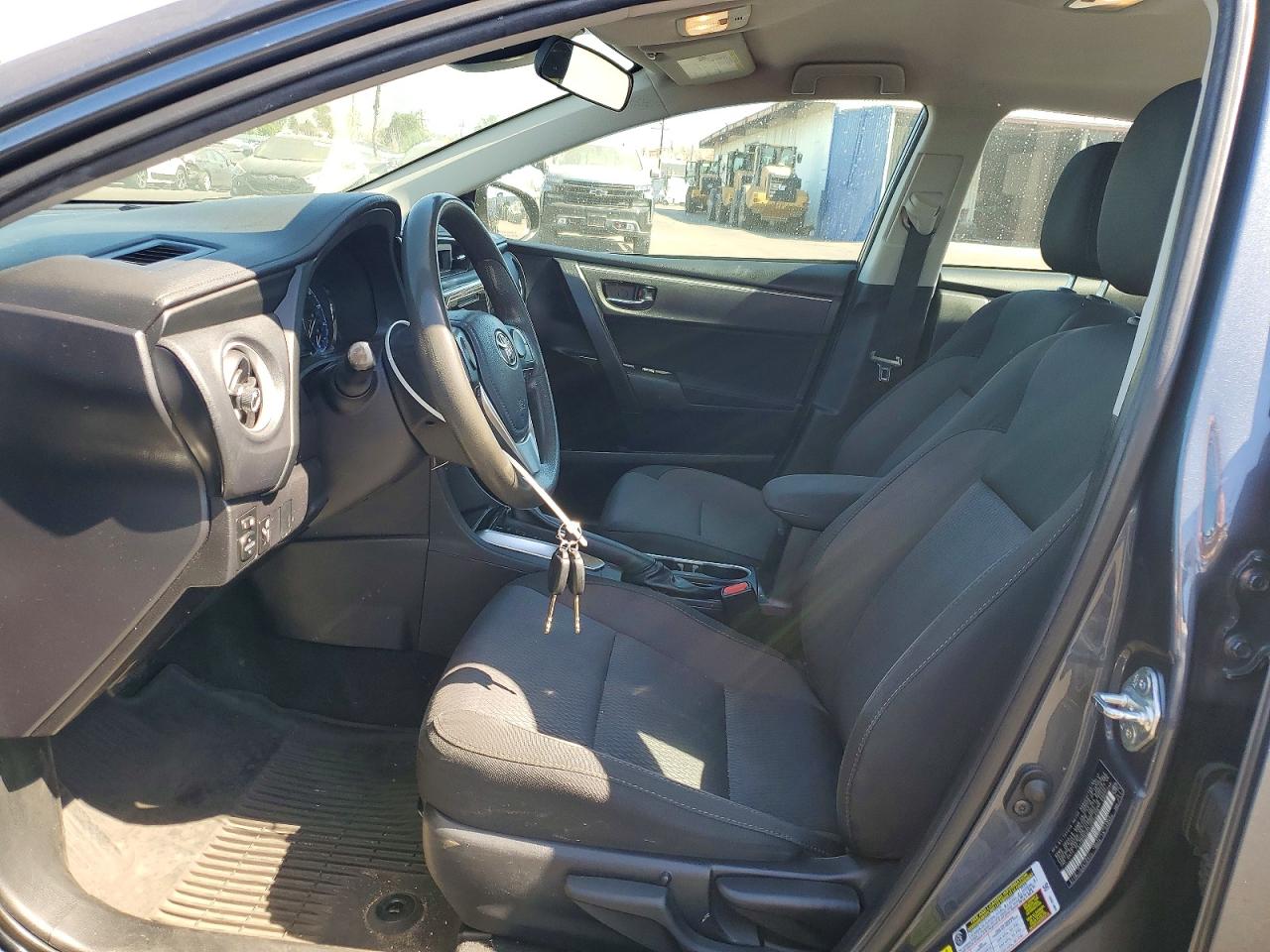 2018 TOYOTA COROLLA LE photo 13