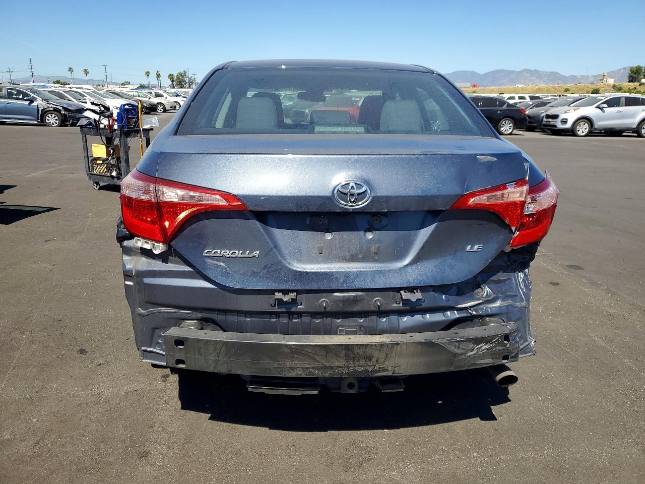 2018 TOYOTA COROLLA LE photo 11