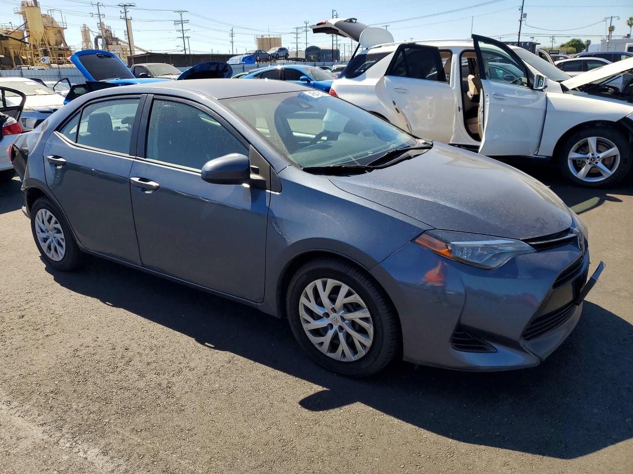 2018 TOYOTA COROLLA LE photo 7
