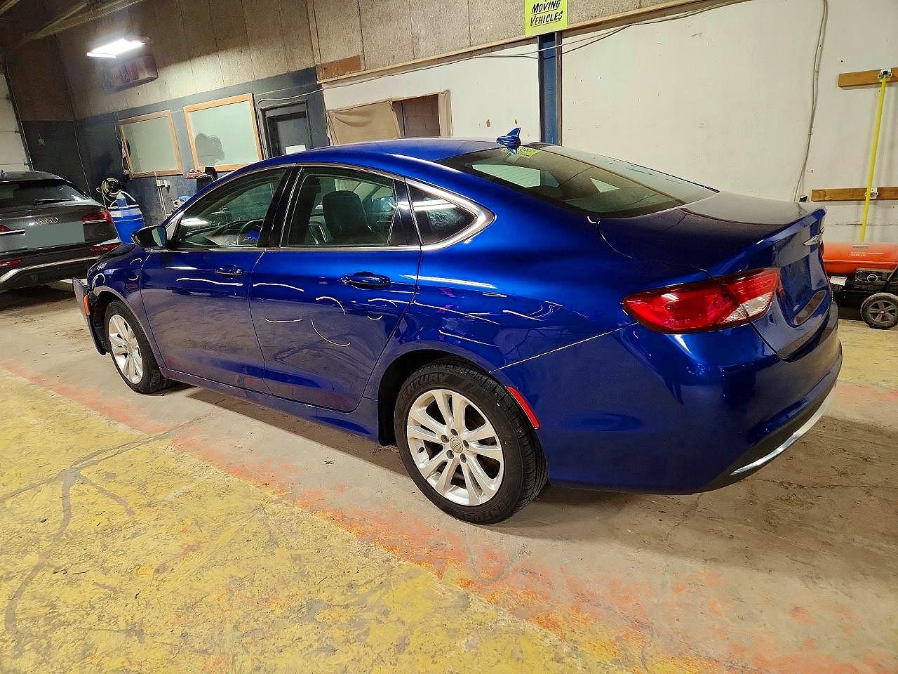2016 CHRYSLER 200 LIMITED photo 4