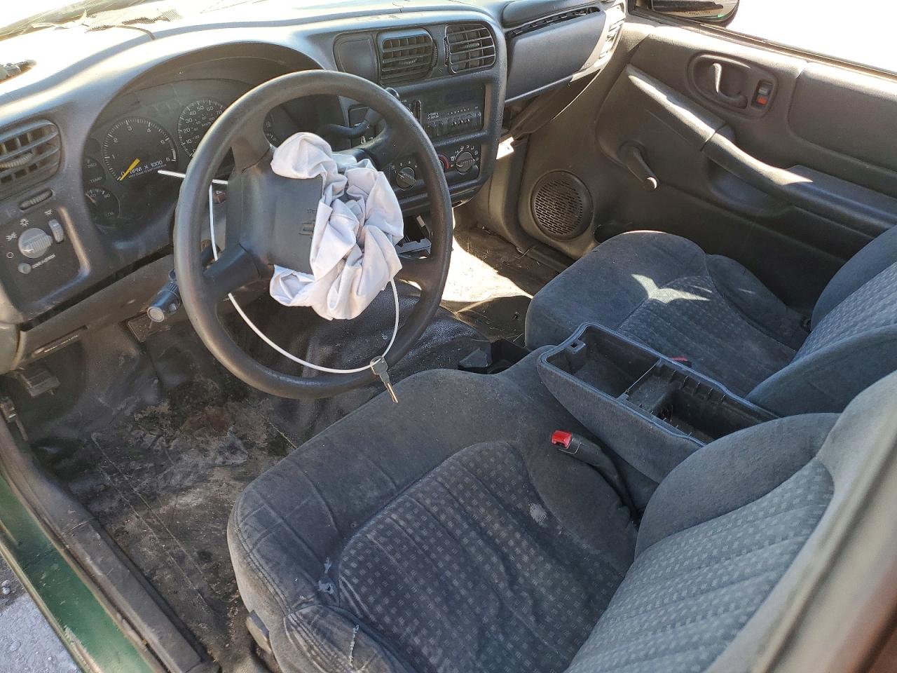 2000 CHEVROLET S TRUCK S10 photo 8