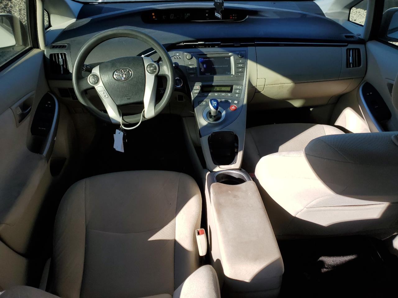 2014 TOYOTA PRIUS photo 8