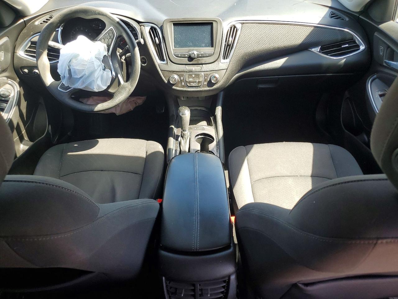 2018 CHEVROLET MALIBU LT photo 8