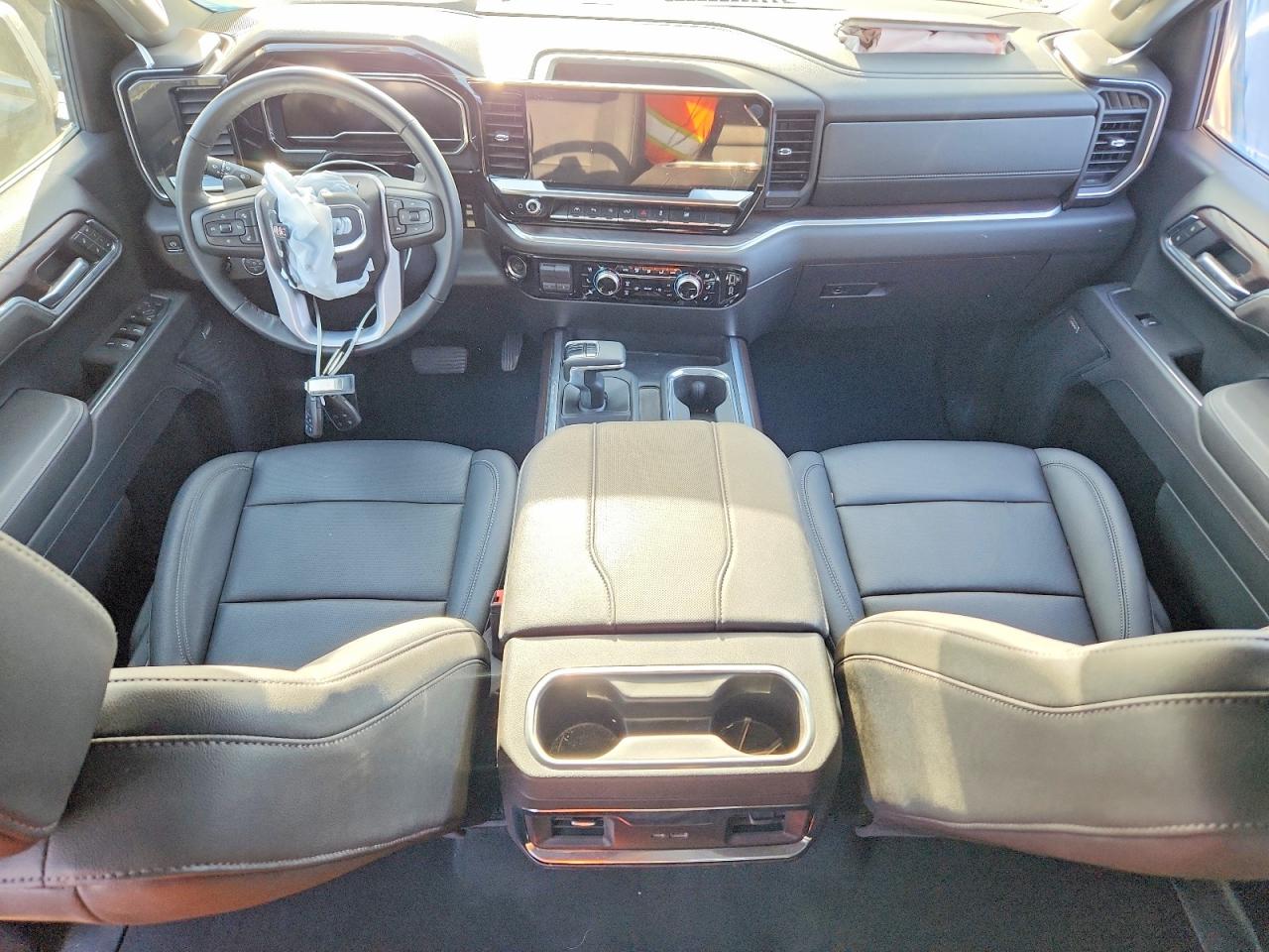 2025 GMC SIERRA C1500 SLT photo 8