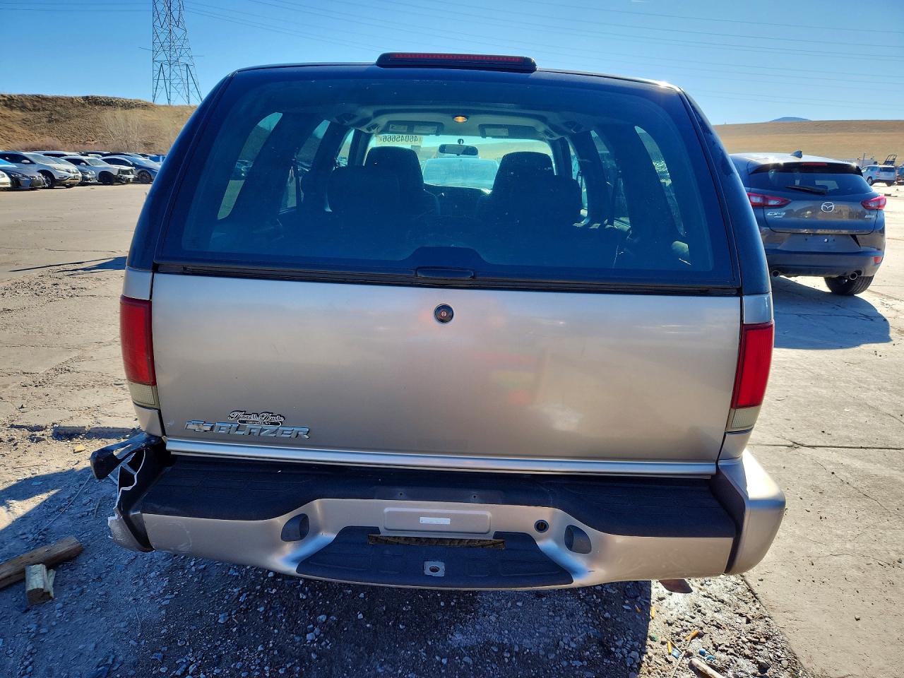 2004 CHEVROLET BLAZER photo 11