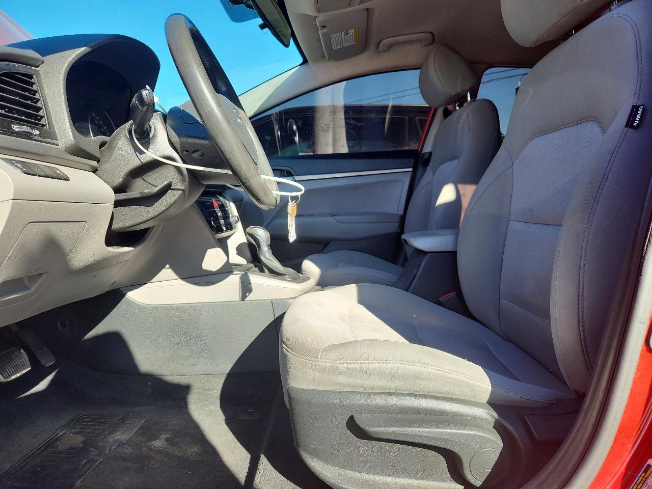 2017 HYUNDAI ELANTRA SE photo 7