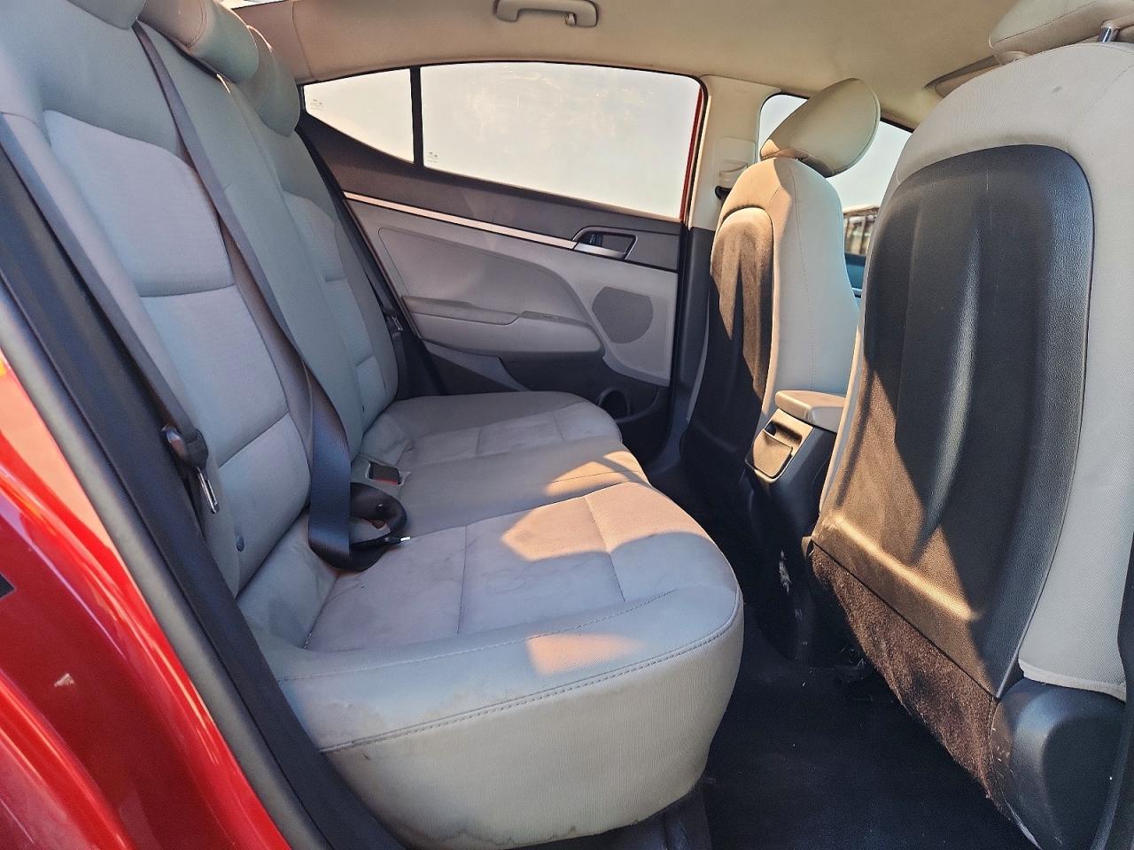 2017 HYUNDAI ELANTRA SE photo 10