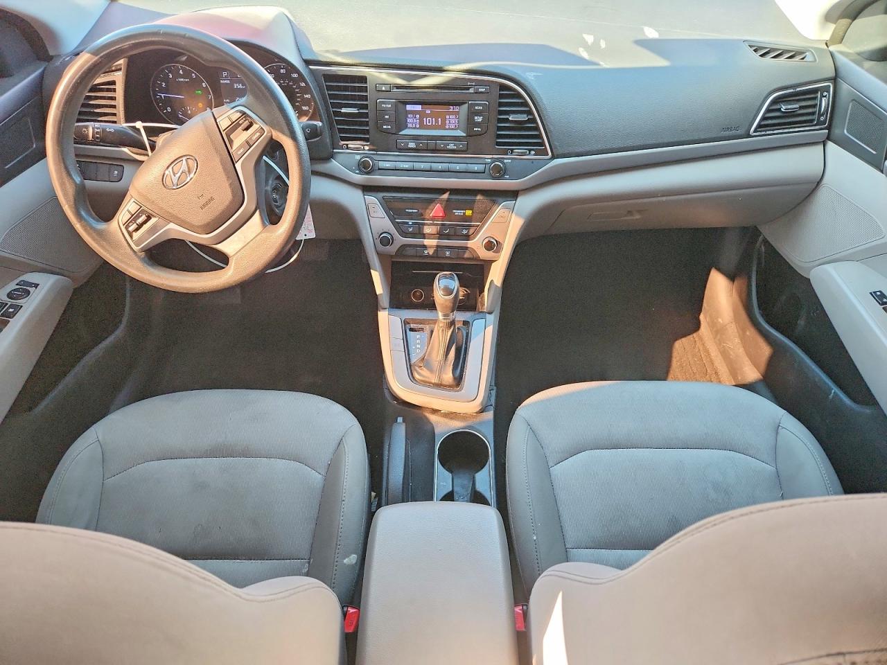 2017 HYUNDAI ELANTRA SE photo 8