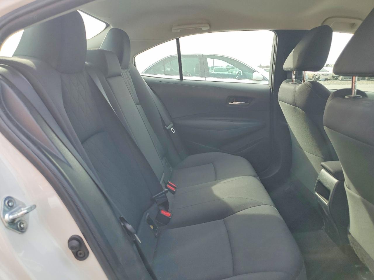2020 TOYOTA COROLLA LE photo 19