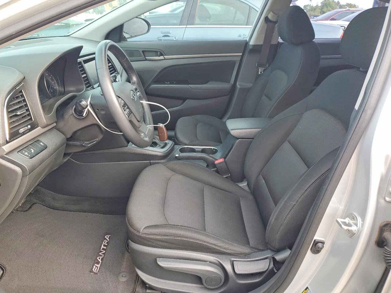 2018 HYUNDAI ELANTRA VALUE EDITION photo 13