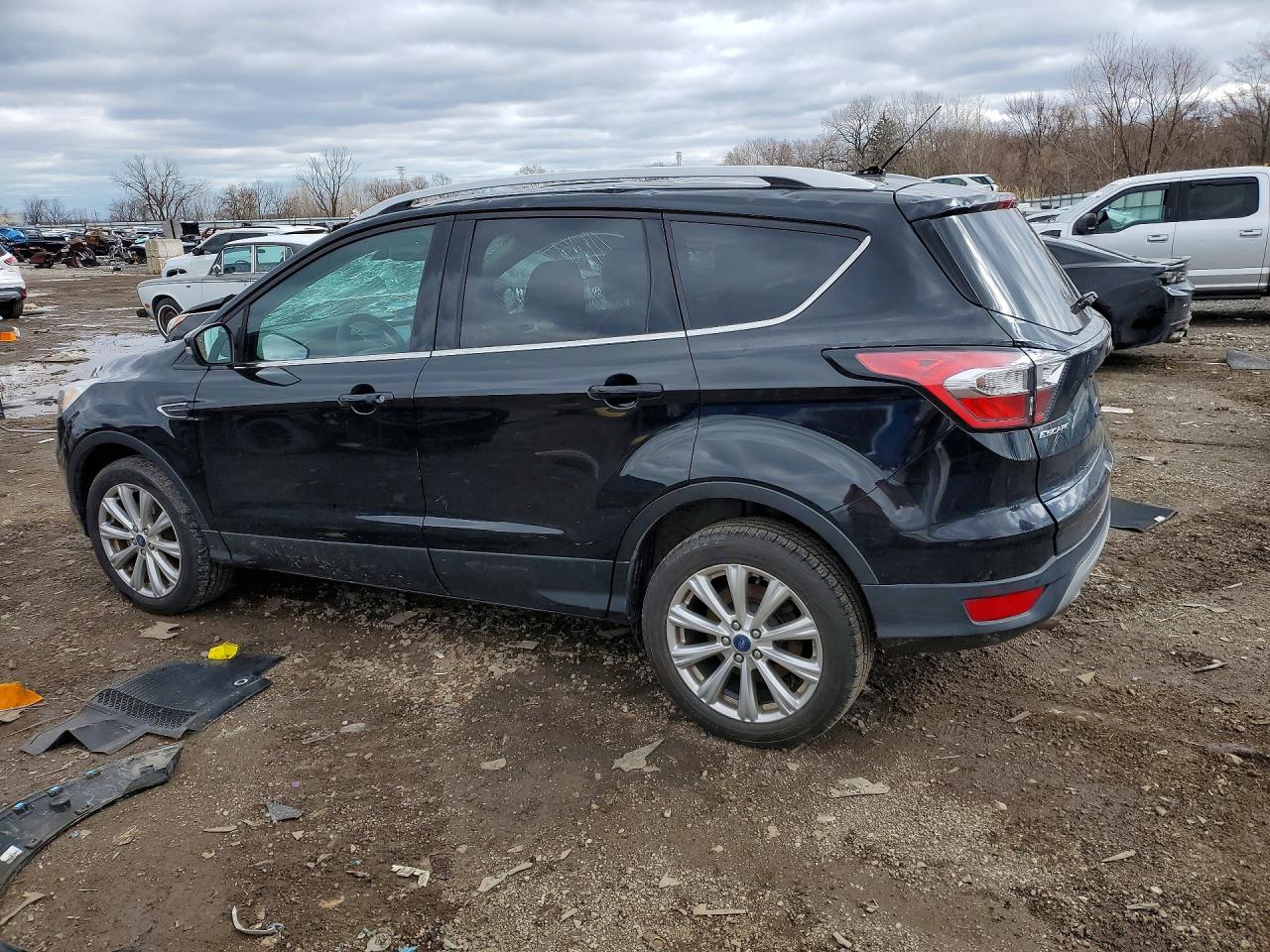 2017 FORD ESCAPE TITANIUM photo 3