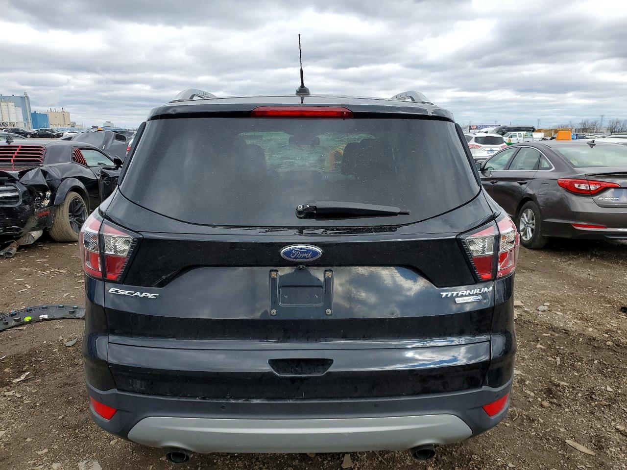 2017 FORD ESCAPE TITANIUM photo 11